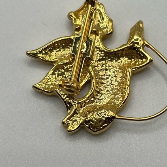 VINTAGE Angel‎ Soft Brushed Gold Tone Pin - Picture 2 of 2